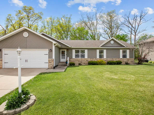 684 Cross Meadows Dr, Valparaiso, IN 46385