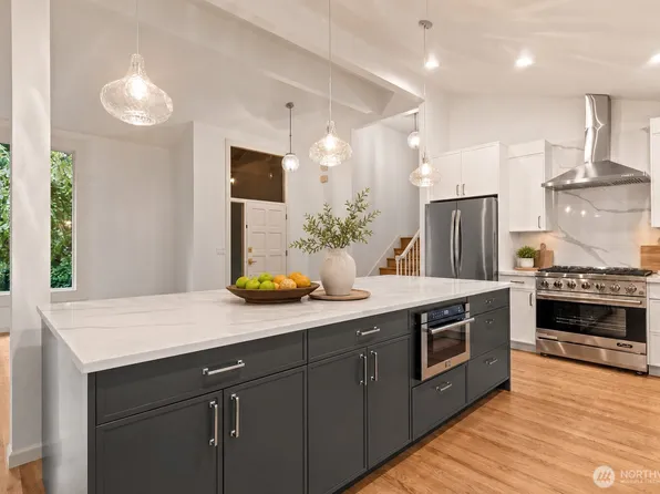16438 SE 22nd Street, Bellevue, WA 98008