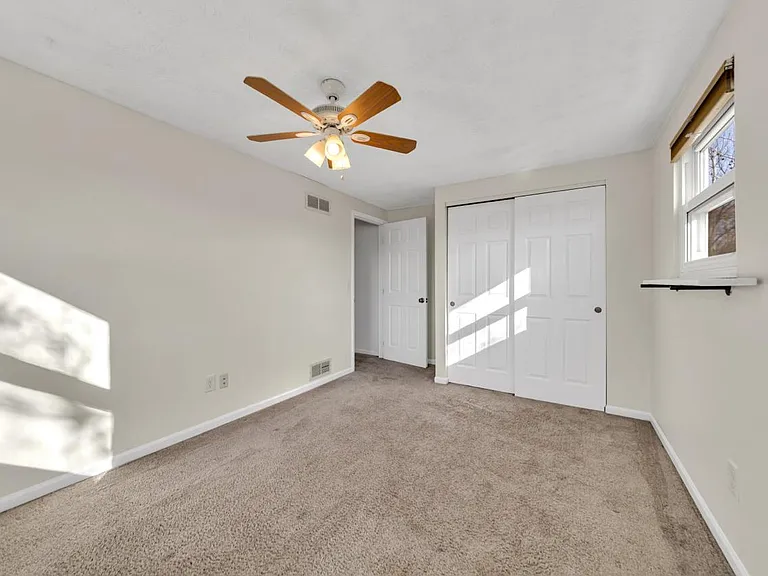 880 Ruskin Dr — Photo 37