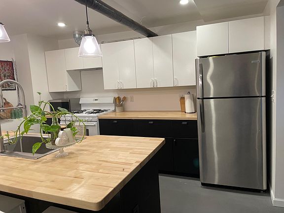3rd image of 623 Highland Ave