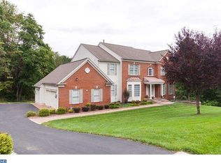 15 Iris Ln, Glen Mills, PA 19342