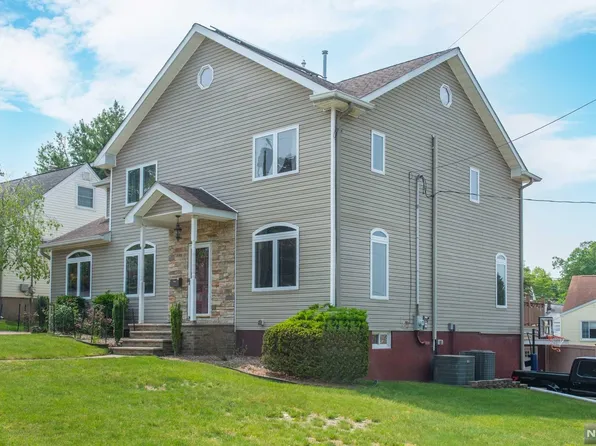 4 Winslow Pl, Woodland Park, NJ 07424