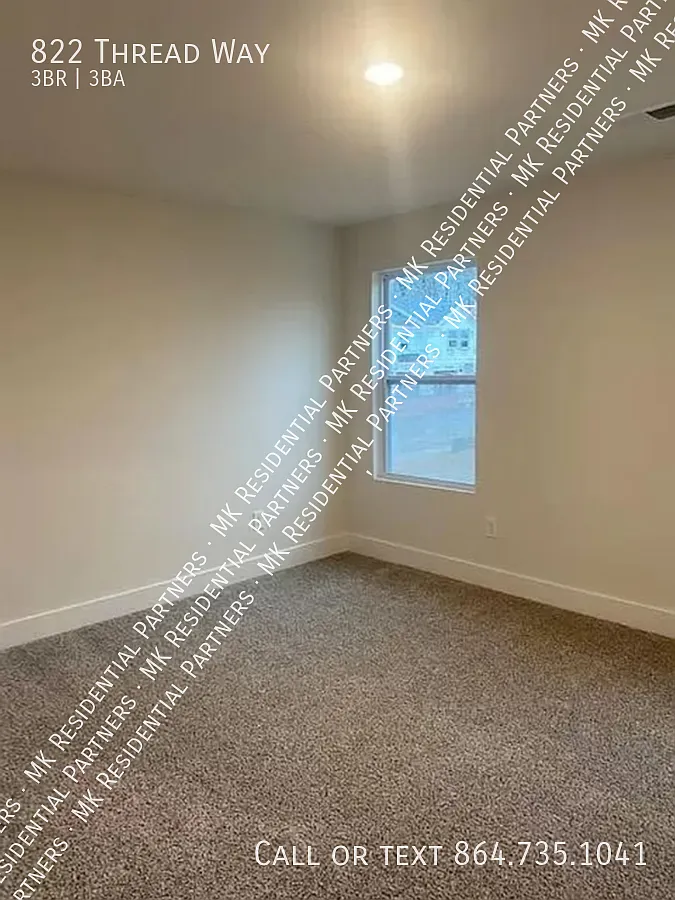 Building Photo - 822 Thread Way