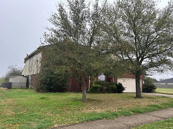 3rd image of 2603 Fair Oak St