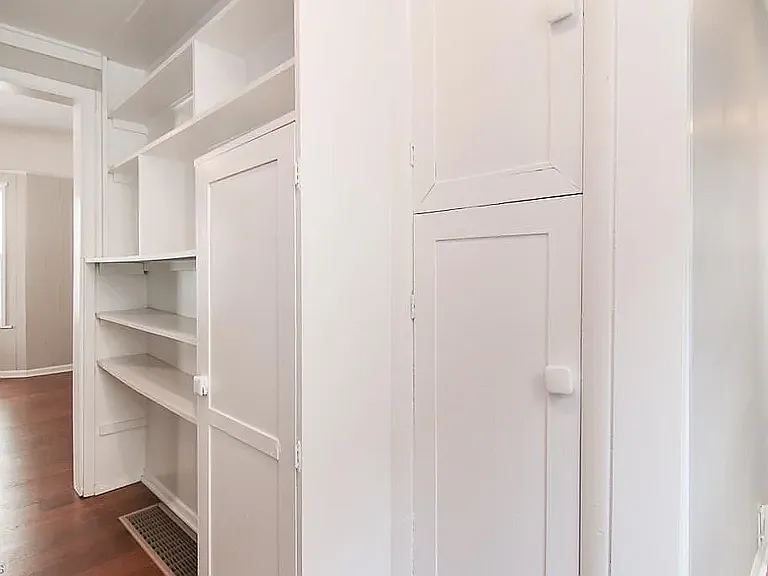 1431 Rosewood Ave — Photo 6