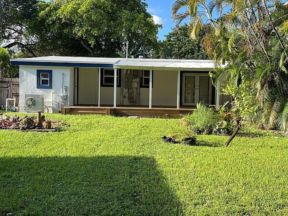3rd image of 1404 SW 18th Ct
