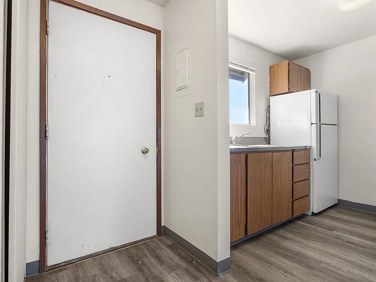 Grandview Apartments — Photo 4