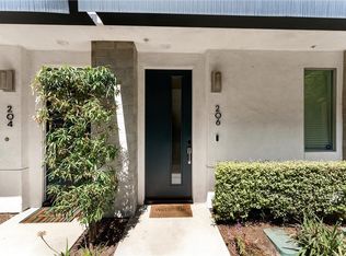 206 Alamo Ct, Long Beach, CA 90802