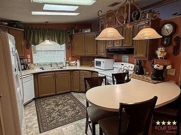 5th image of 26 Falls Way Dr