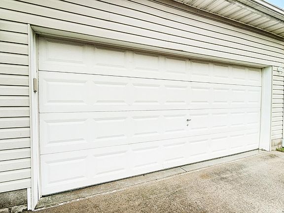 4th image of 120 Elizabeth Dr