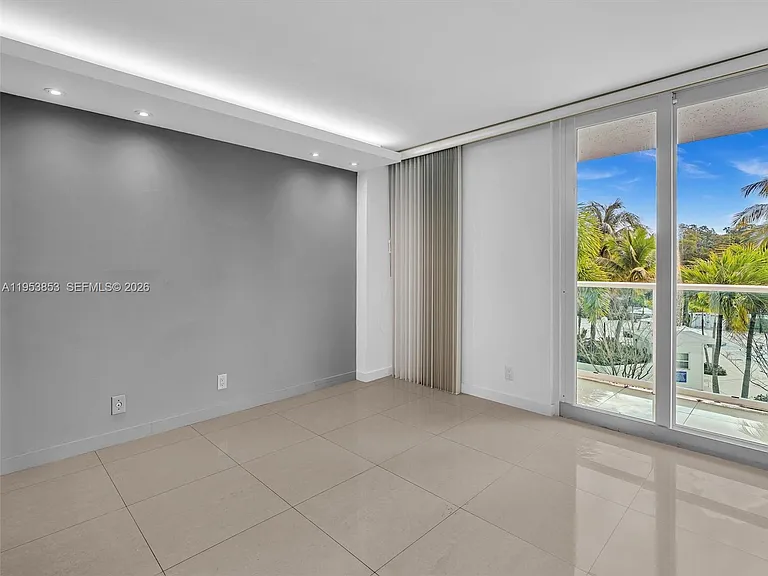 100 Bayview Dr #223 — Photo 40
