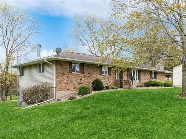 106 Hillcrest Dr, New London, IA 52645