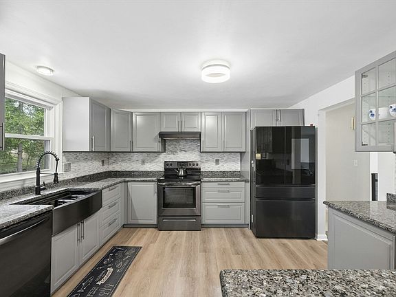 2nd image of 12 Fenway Dr