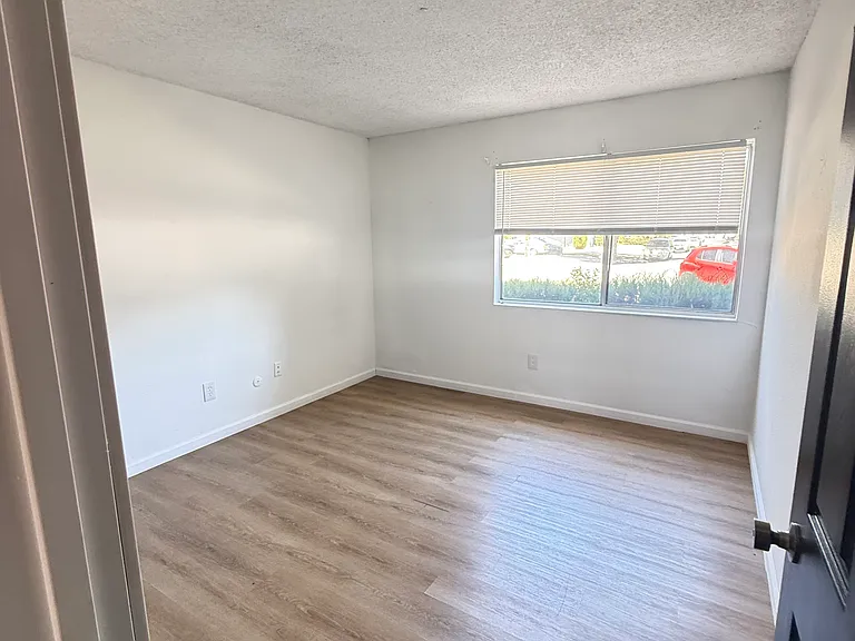 606 E Yorkshire Dr #2 — Photo 5