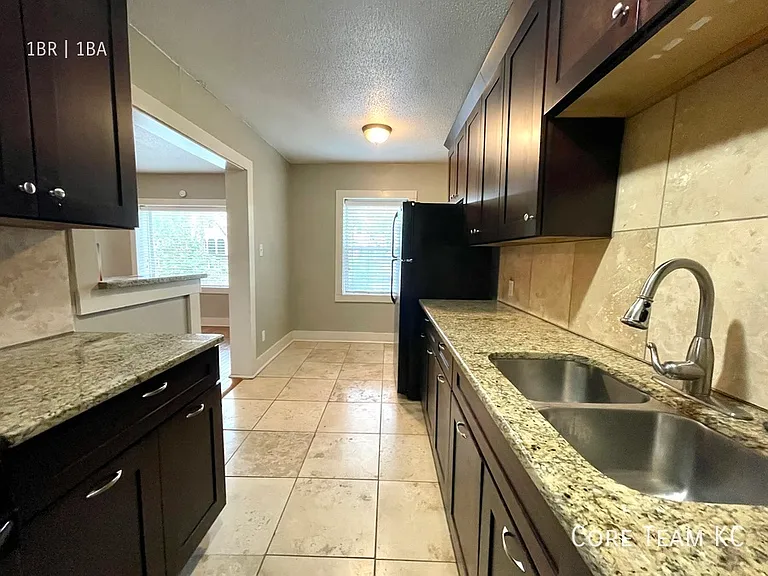 4328 Roanoke Pkwy #202 — Photo 4