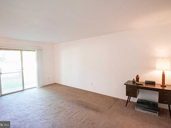 4th image of 907 Garnet Dr