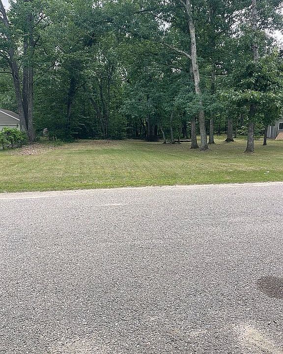 1st image of 6795 Louise Dr