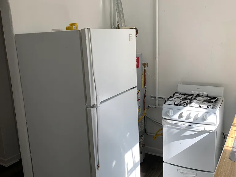 Updated 1 Bedroom in the Heart of Edo — Photo 33