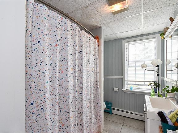 4th image of 6 Trenton St Floor 1