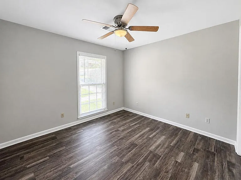 1915 Coventry Dr — Photo 15