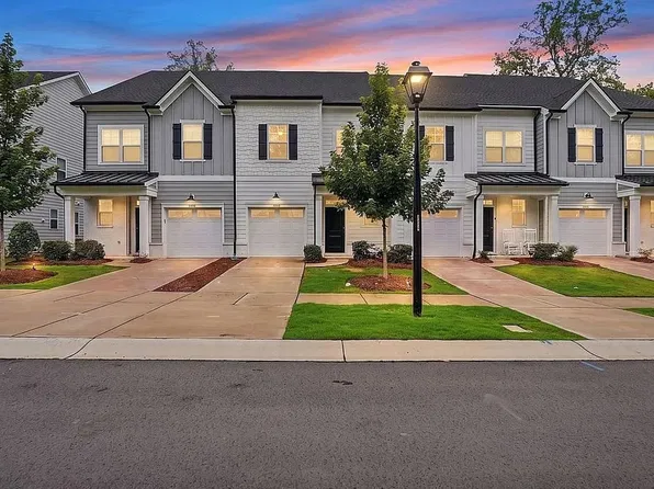 3225 Finchborough Ct, Charlotte, NC 28269