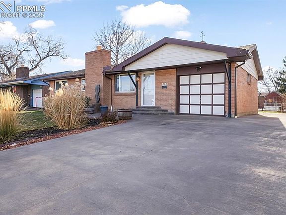 3rd image of 870 Hemlock Way