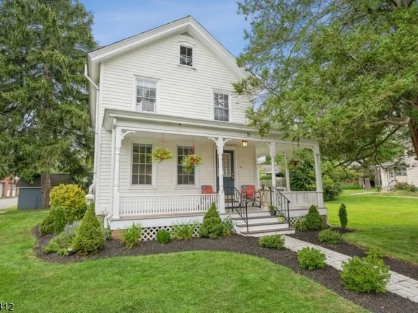 15 Center St #A, Annandale, NJ 08801