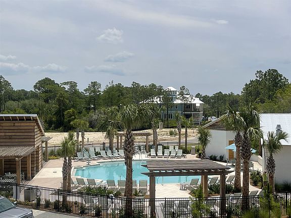 5th image of 30 Lily Ln