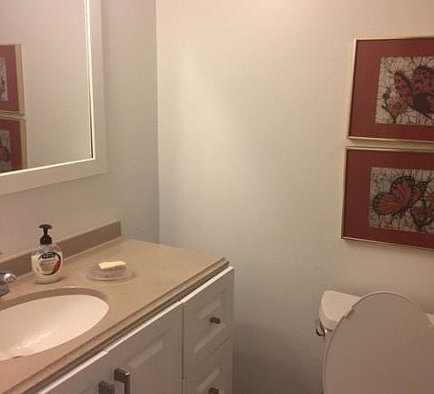 5th image of 310 Bayview Dr #1009