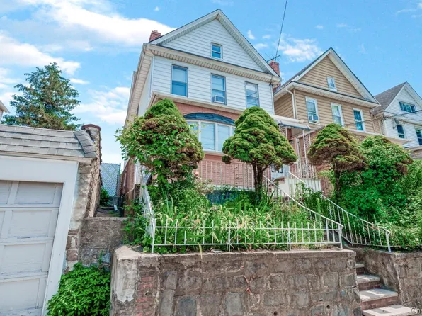 12-25 119th Street, College Point, NY 11356