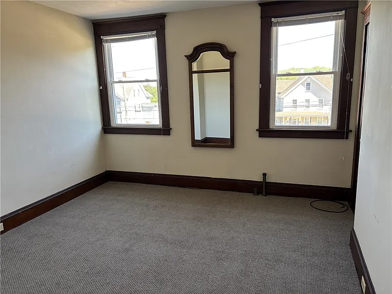 35 Oak St #2 — Photo 5