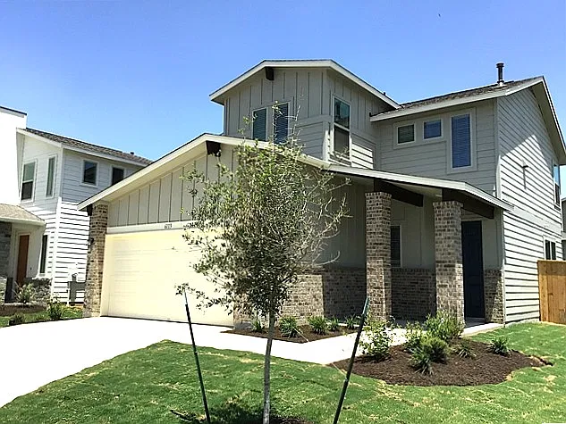 4 bed, 3.5 bath, 2118 sqft, $2,460 — Photo 1
