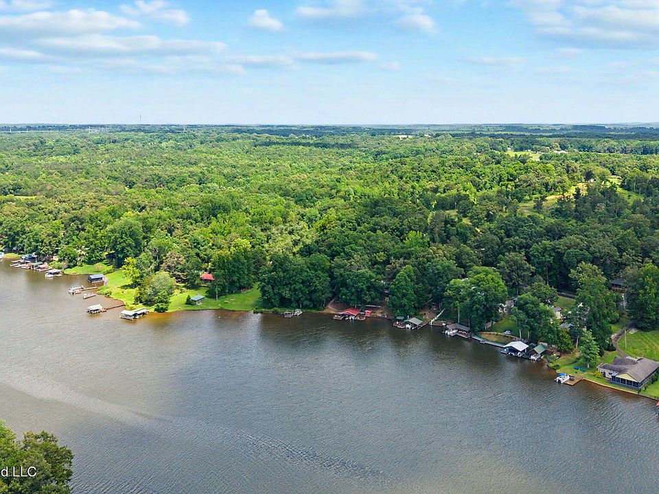 1st image of 899 Snow Lake Dr