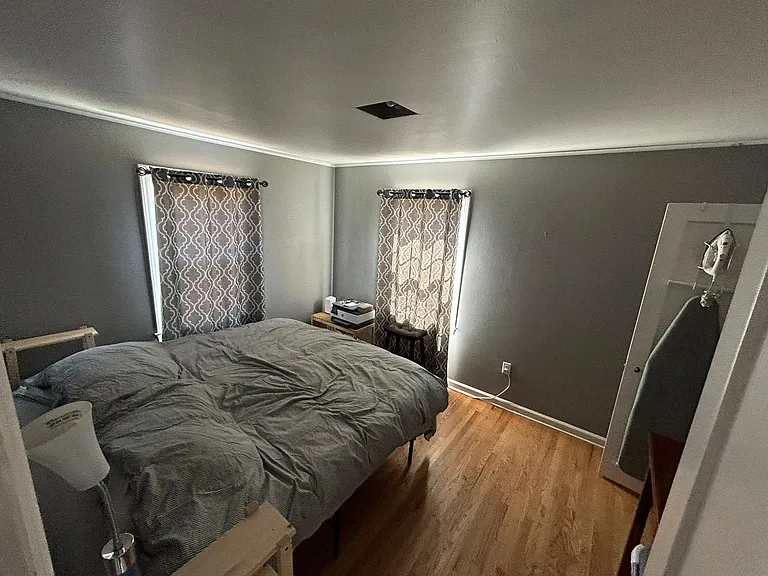 430 Jason Ave N — Photo 16