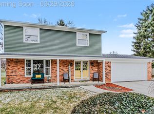 2686 Campbellgate Dr, Waterford, MI 48329