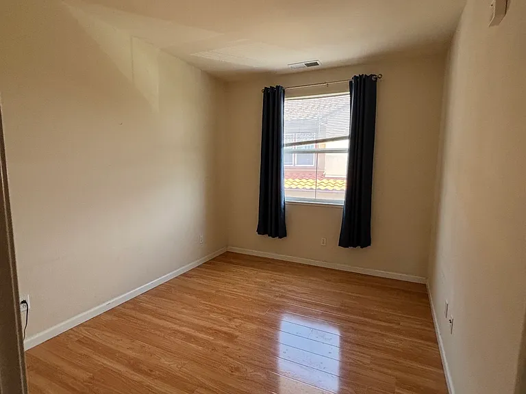 698 Cedarville Ln — Photo 8