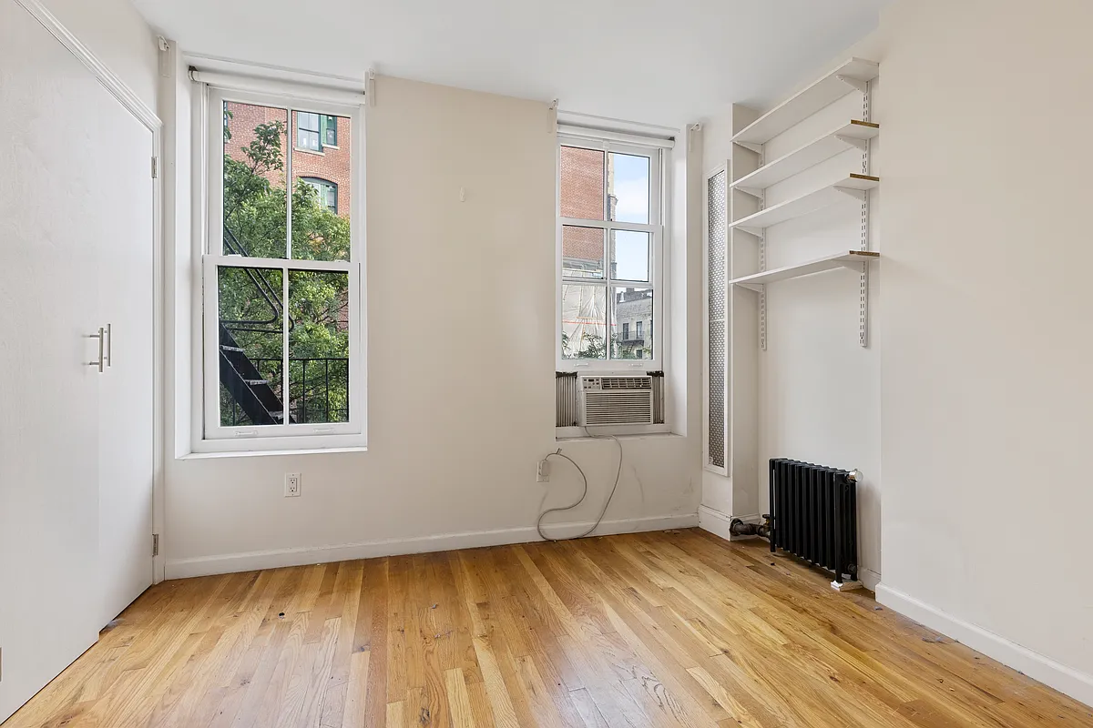 Building Photo - 89 Christopher St #15