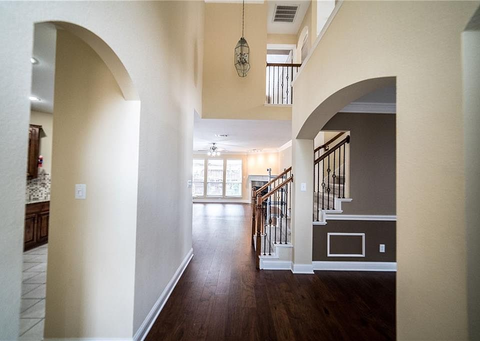 1st image of 4573 Shamrock Dr
