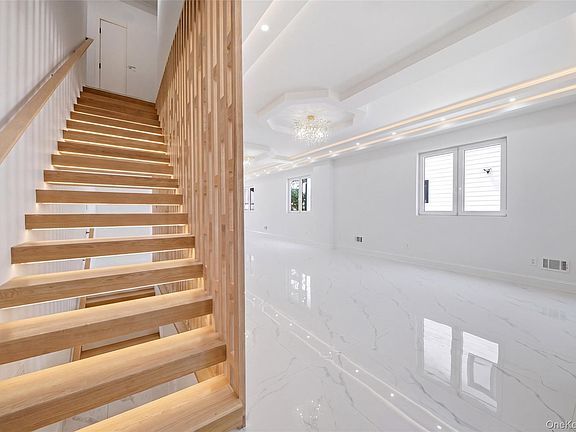 3rd image of 24 Surrey Lane
