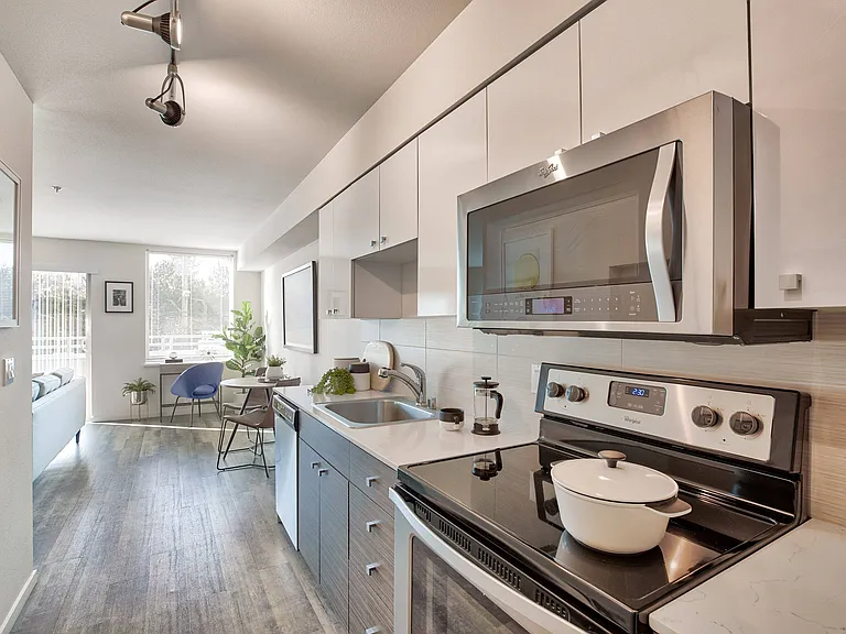 Angeline Apartments — Photo 4