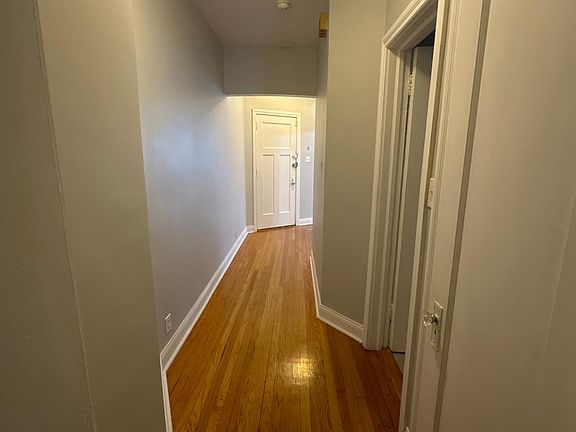 3rd image of 5947 W Ohio St APT 1E