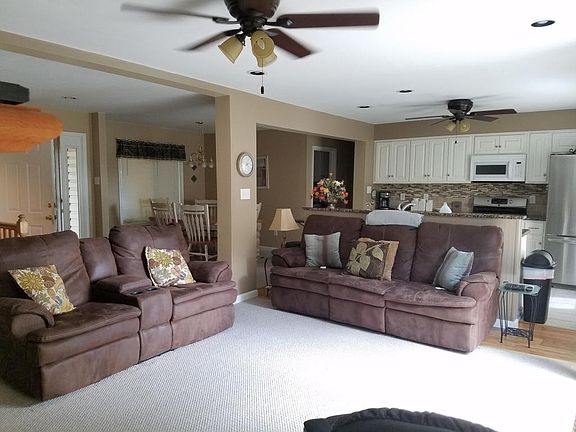 4th image of 198 Retreat Ln