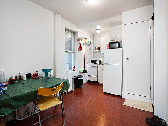 4th image of 522 E 11th St #15