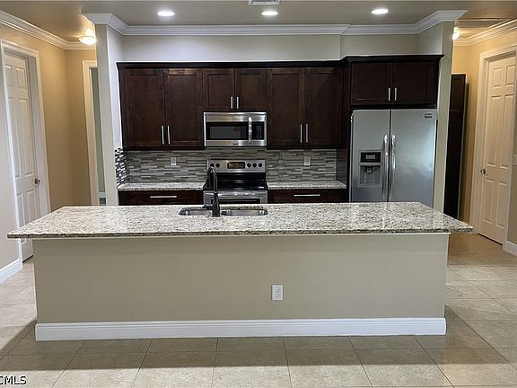 5th image of 511 SW 7th Pl