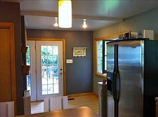 5th image of 401 E Luin St