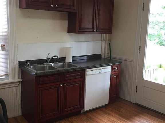 3rd image of 153 Richard St