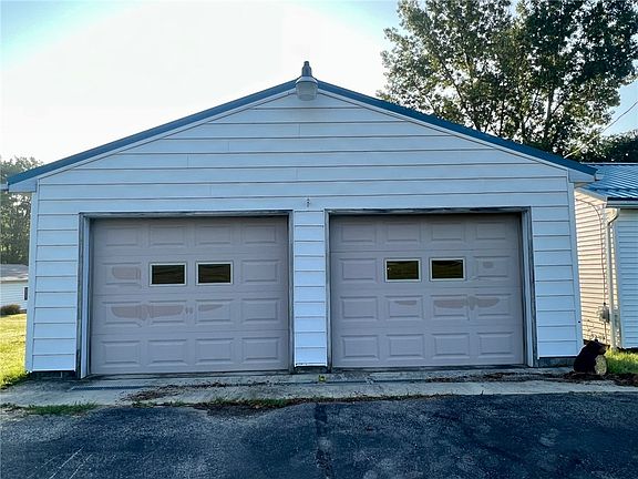 3rd image of 18 Quarry St