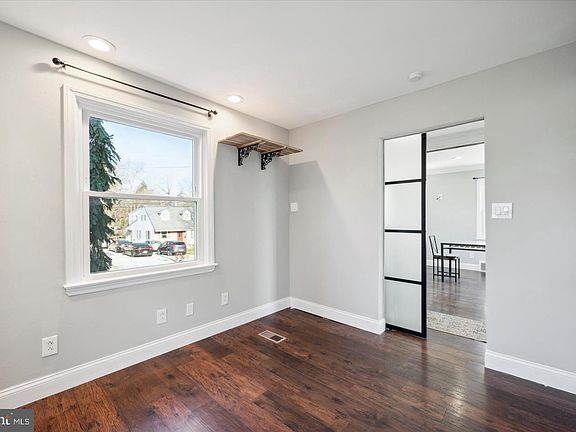 5th image of 17 Spring St