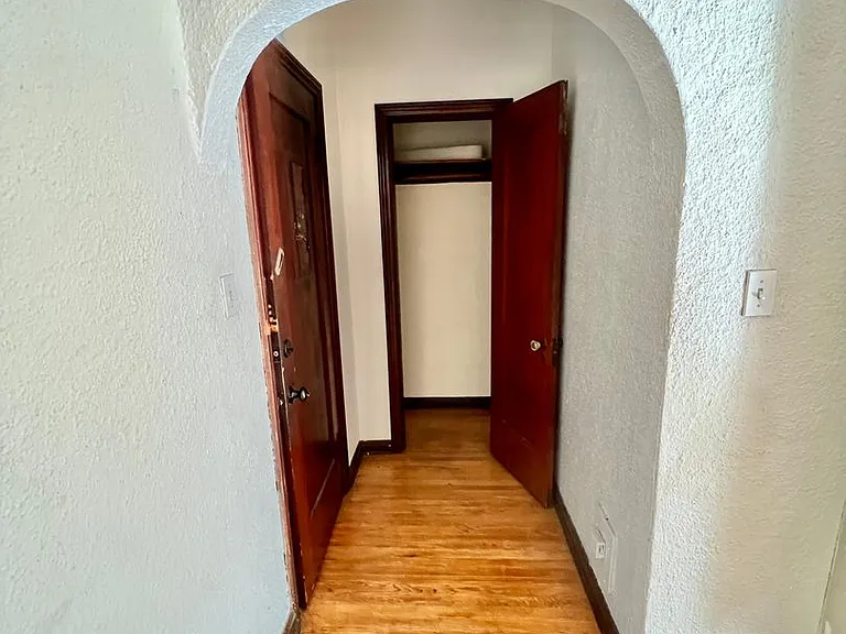 367 N Orange Grove Ave — Photo 10