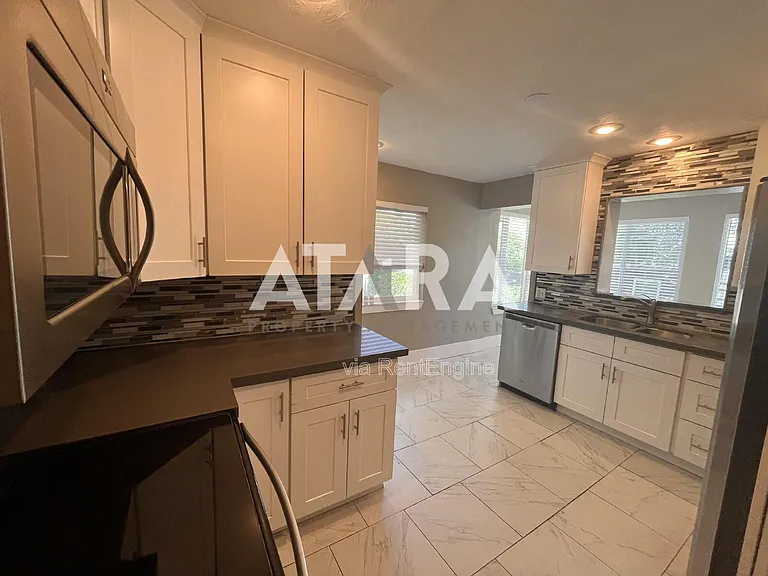 2362 E Bryan Ave — Photo 11